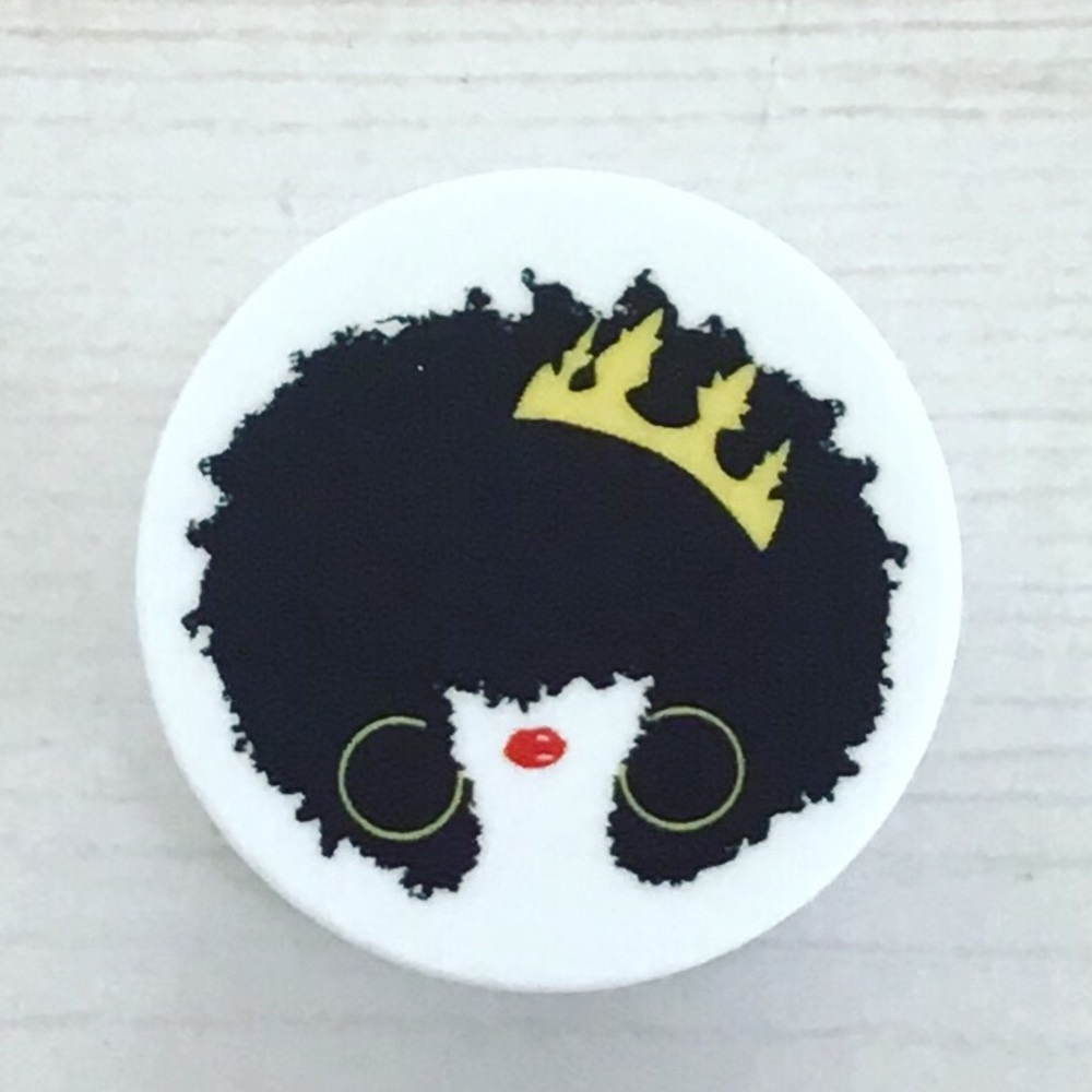 Queenish Pop Socket 👸🏽
